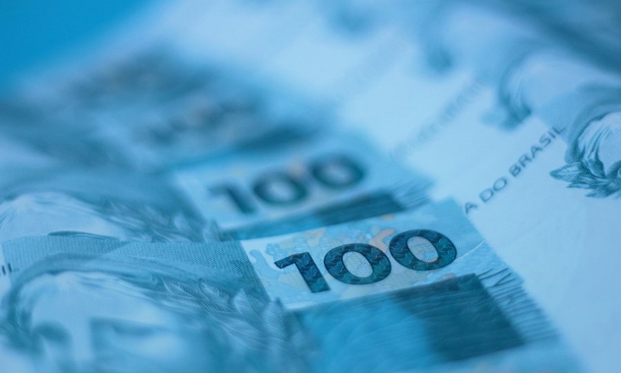 Notas de 100 reais - benefício social