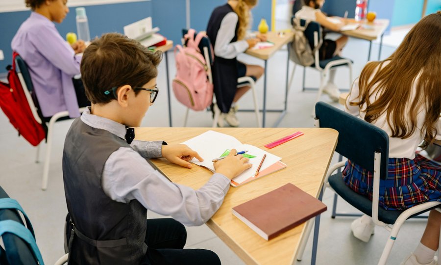 Estudantes - Pé-de-Meia