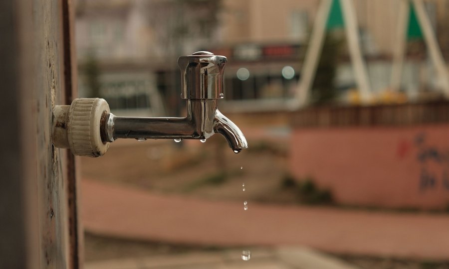 como economizar água em casa