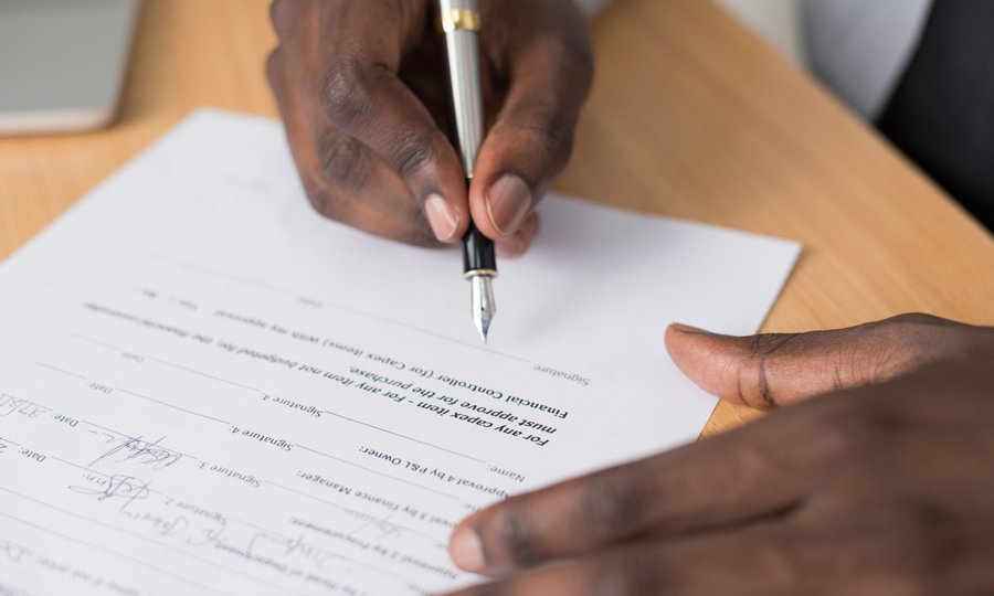 Crédito do Trabalhador sendo contratado de forma digital