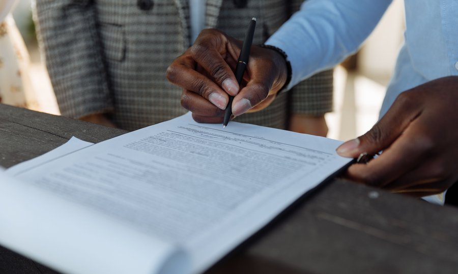Crédito do Trabalhador: assinatura de contrato de consignado para CLT