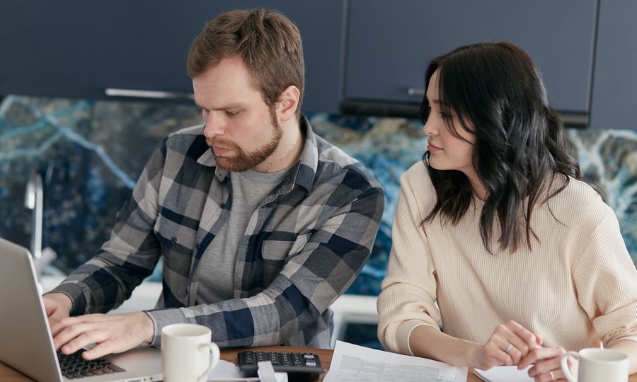 Finanças do casal: planejamento financeiro a dois em casa