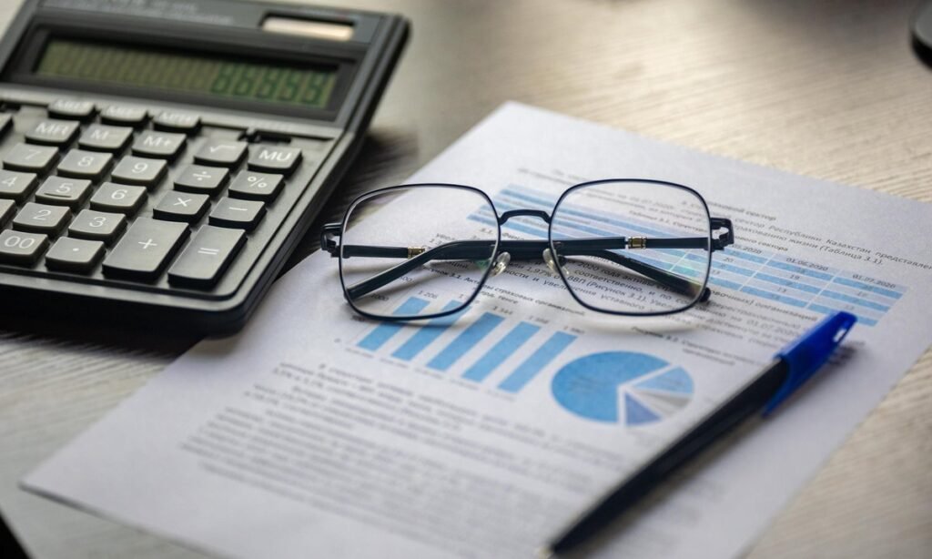 Documento de investimento e calculadora para checar se LCI e LCA pagam Imposto de Renda